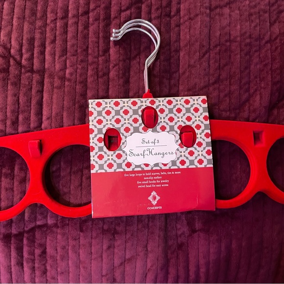 Red Scarf Hanger Organizer - Picture 1 of 3